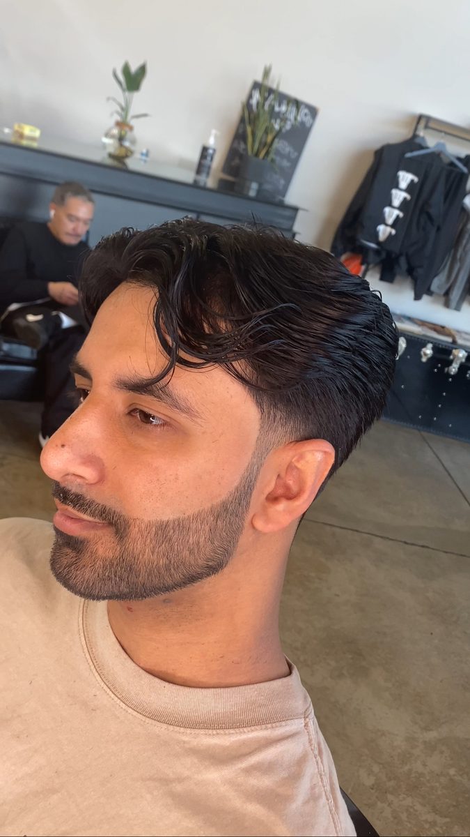 Middle part flow with low taper and beard